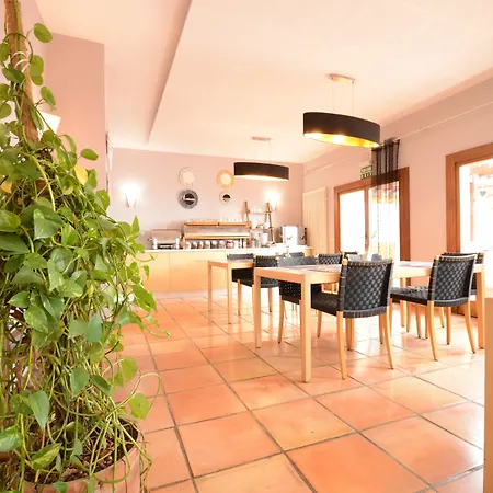 Отель Alta Montana Вилафлор