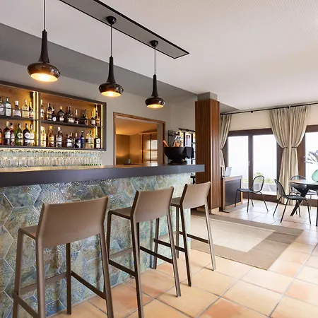 Отель Alta Montana